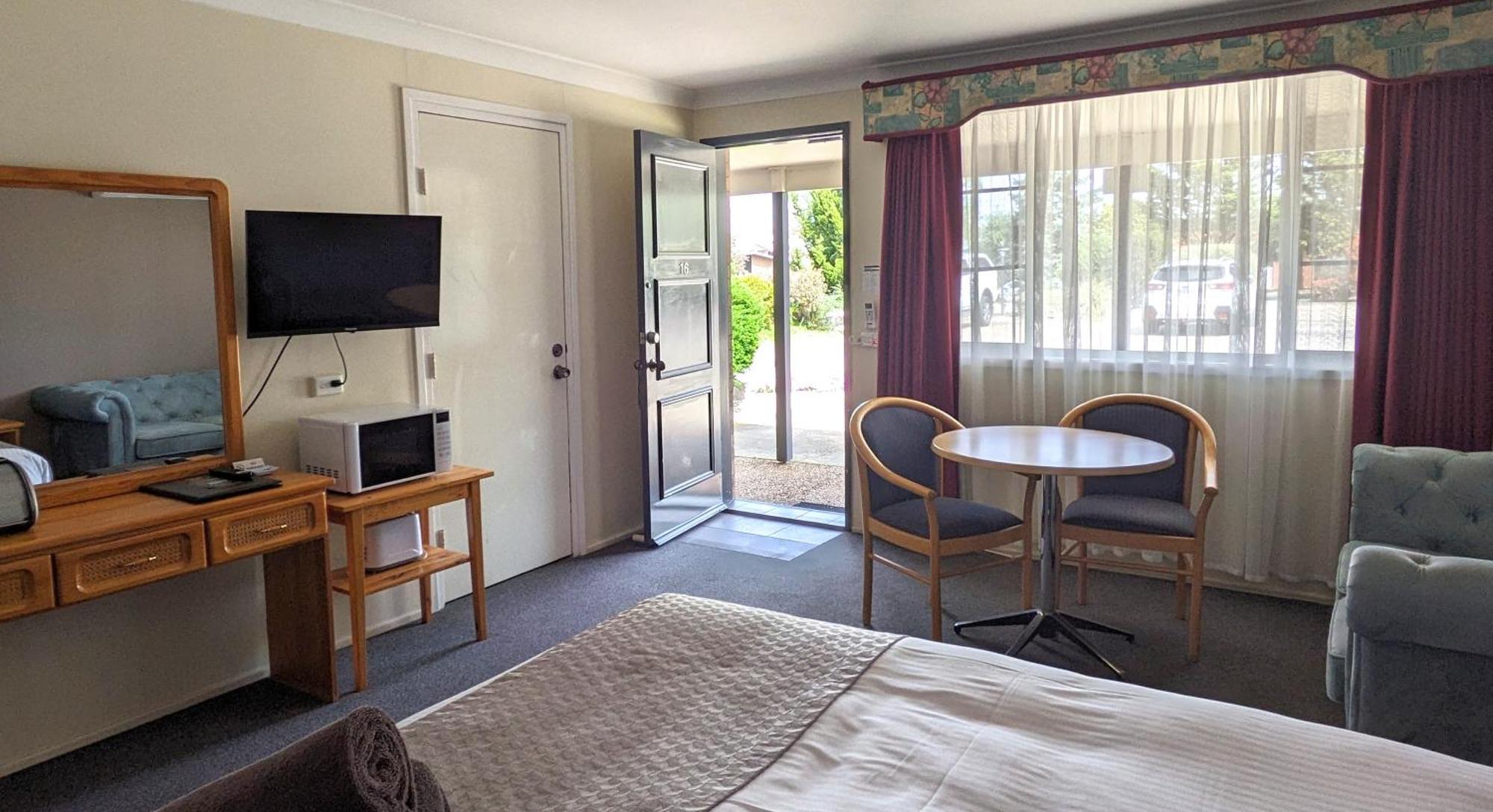 Highlands Motor Inn Оберон Екстер'єр фото