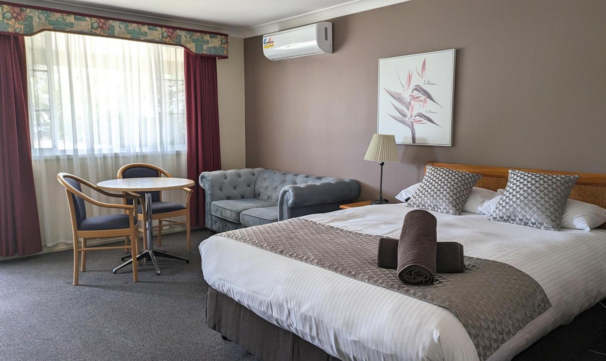 Highlands Motor Inn Оберон Екстер'єр фото