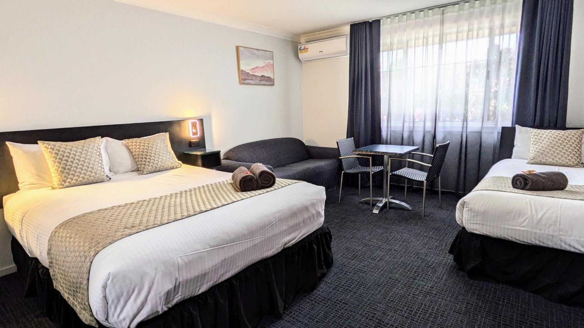 Highlands Motor Inn Оберон Екстер'єр фото